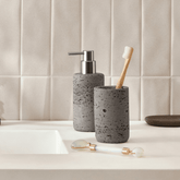 Porta Sabonete Liquido com porta escova de dente na pia de lavabo